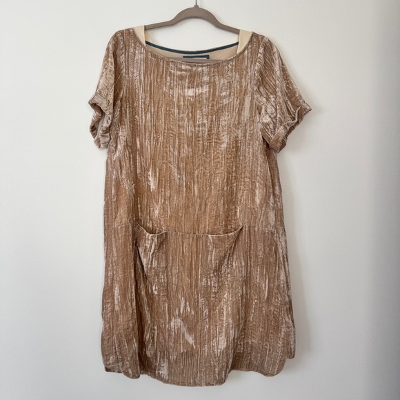 Anthropologie Floreat Crinkled Velvet Tunic Shift Dress Tan Neutral Sheen Sz S - Picture 3 of 16
